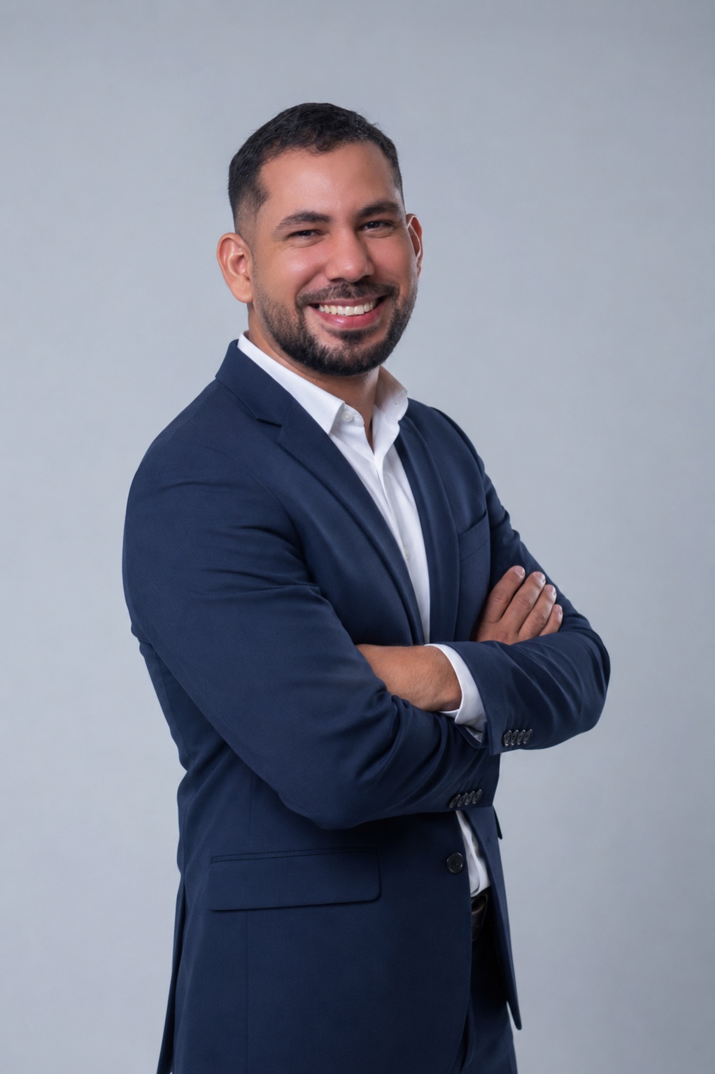 Retrato con brazos cruzados